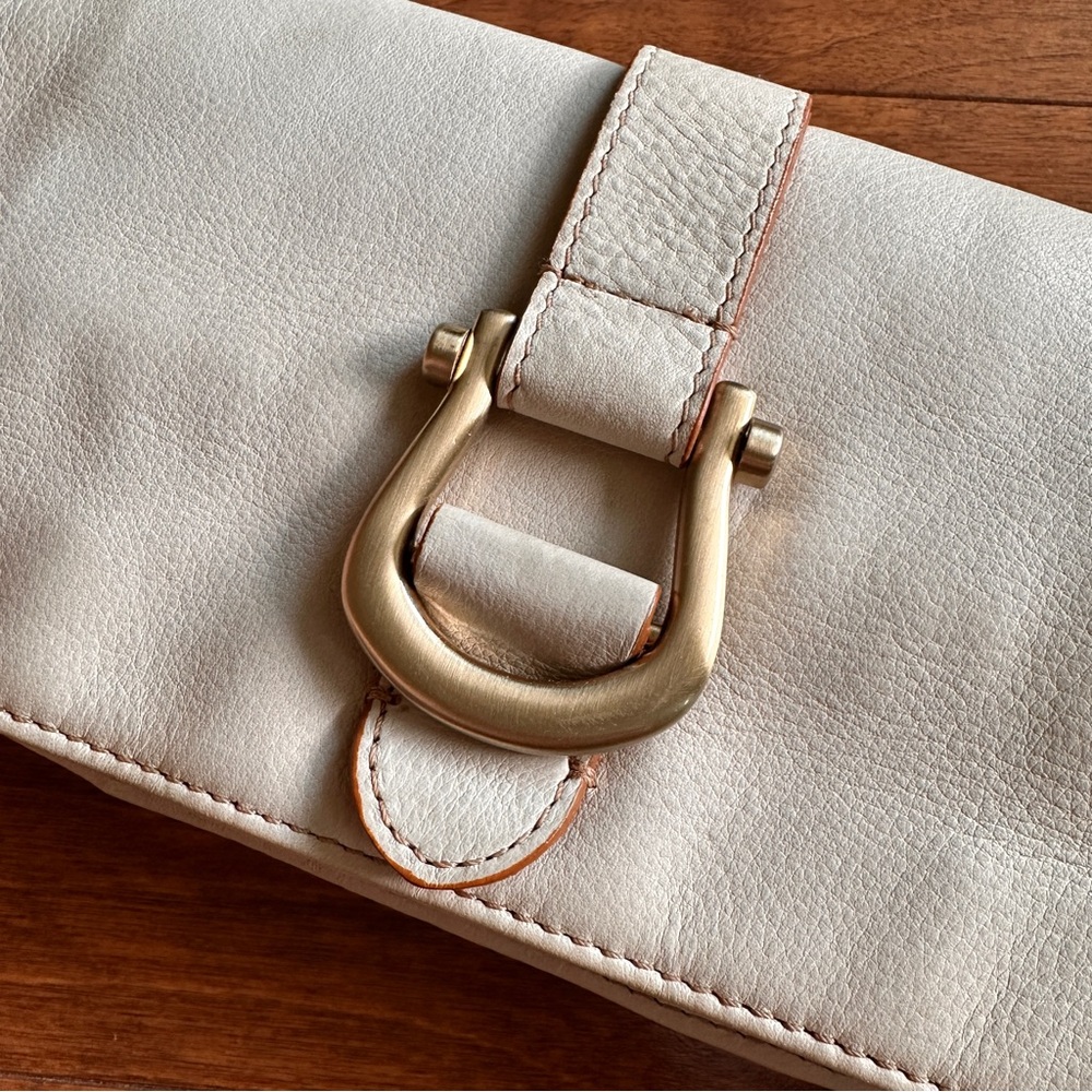 Liz Claiborne Cream Leather Wristlet Clutch